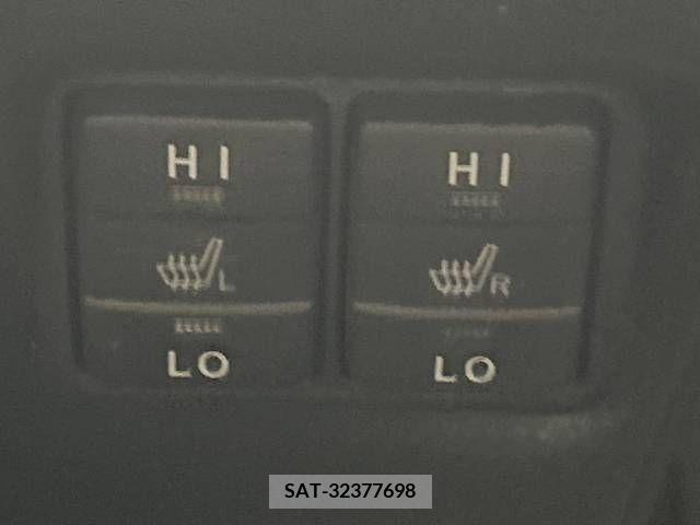 Toyota VOXY HYBRID 2019-01 289393-6