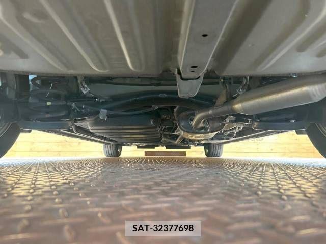 Toyota VOXY HYBRID 2019-01 289393-19