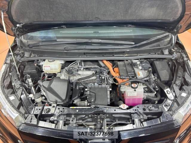 Toyota VOXY HYBRID 2019-01 289393-18