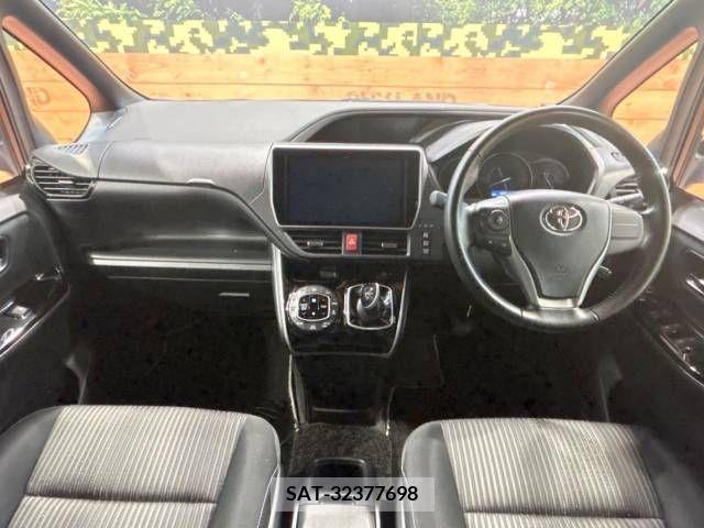 Toyota VOXY HYBRID 2019-01 289393-1