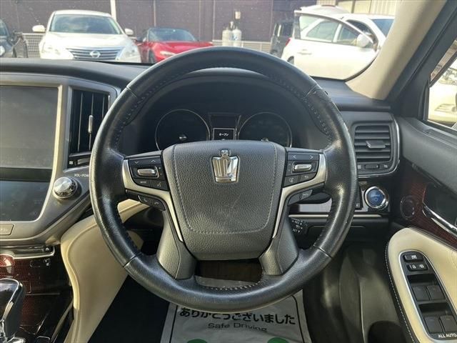 Toyota CROWN SEDAN 2015-11 11190-24