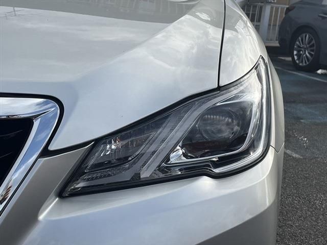 Toyota CROWN SEDAN 2015-11 11190-8