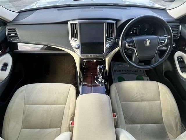 Toyota CROWN SEDAN 2015-11 11190-18