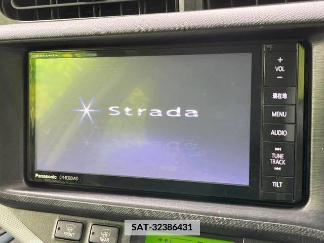 Toyota AQUA 2014-03 379718-2