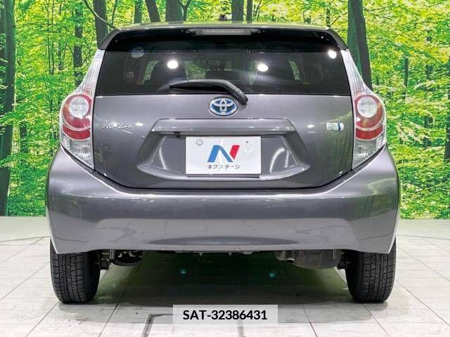 Toyota AQUA 2014-03 379718-15