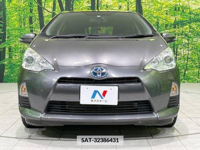 Toyota AQUA 2014-03 379718-14
