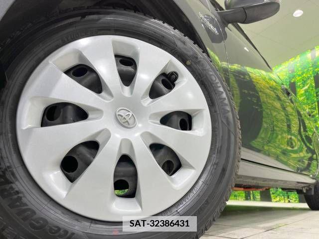 Toyota AQUA 2014-03 379718-13