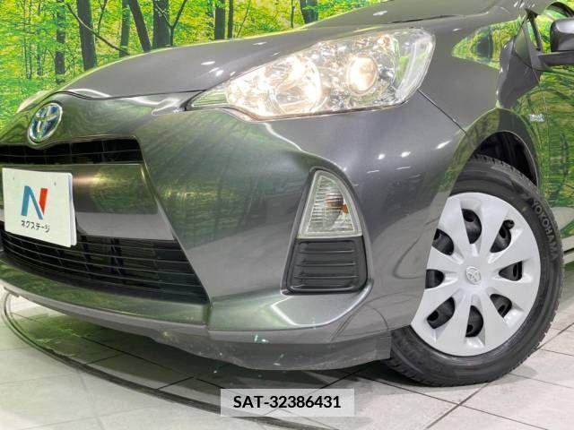 Toyota AQUA 2014-03 379718-12