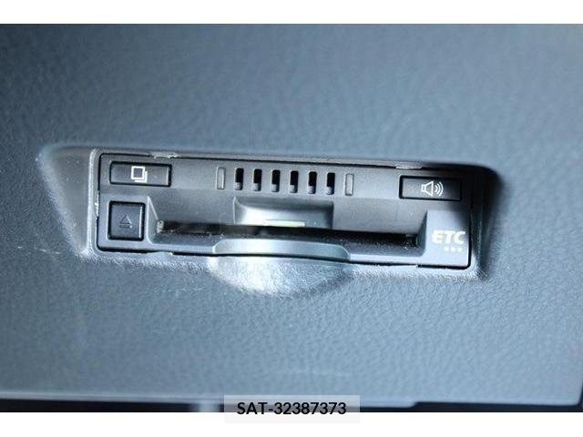 Toyota C-HR 2019-09 351857-4