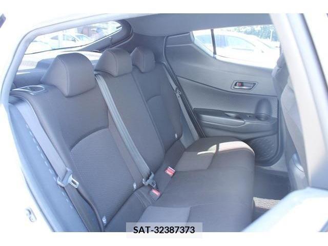 Toyota C-HR 2019-09 351857-14