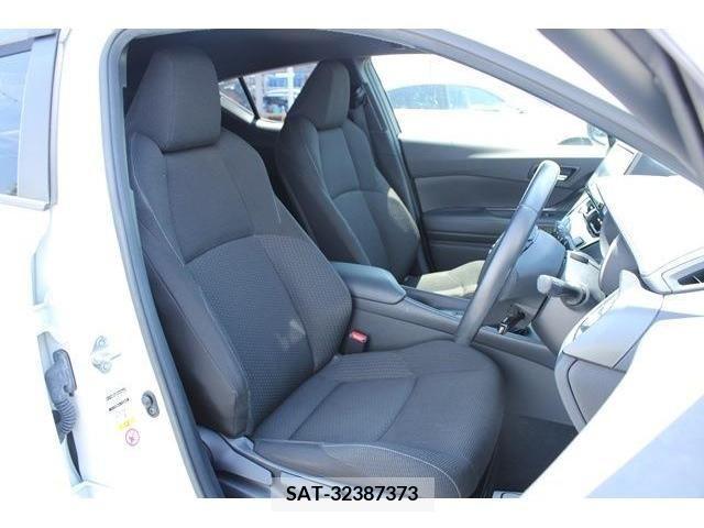 Toyota C-HR 2019-09 351857-13