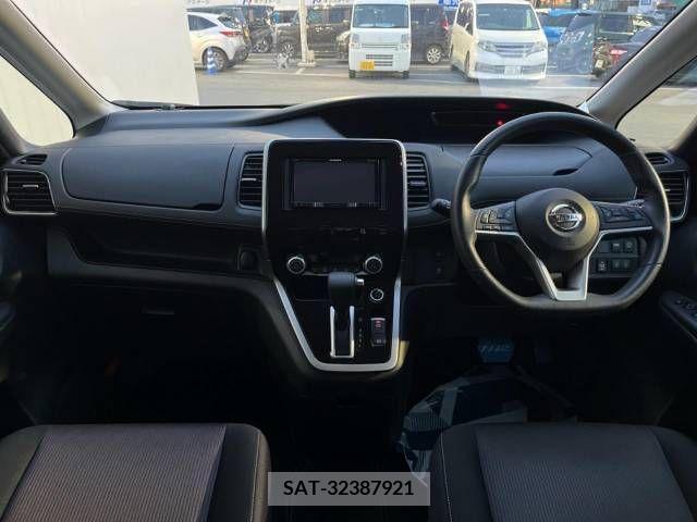 Nissan SERENA 2018-01 324933-1