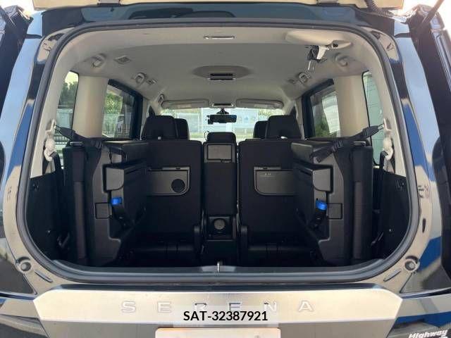Nissan SERENA 2018-01 324933-11