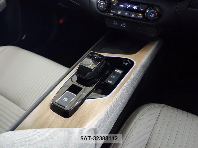 Nissan AURA 2021-12 331831-14