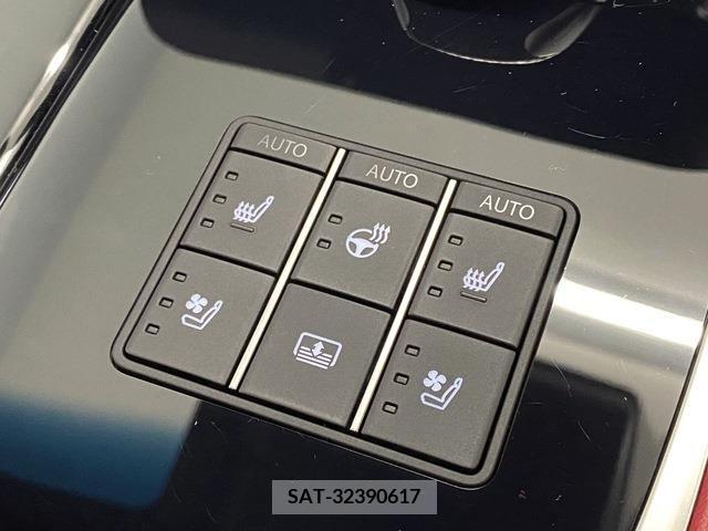 Lexus LS 2023-02 388116-14