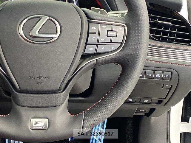 Lexus LS 2023-02 388116-20