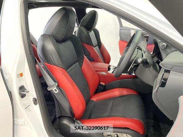 Lexus LS 2023-02 388116-10