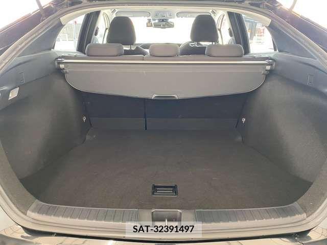 Toyota PRIUS 2017-11 283096-7