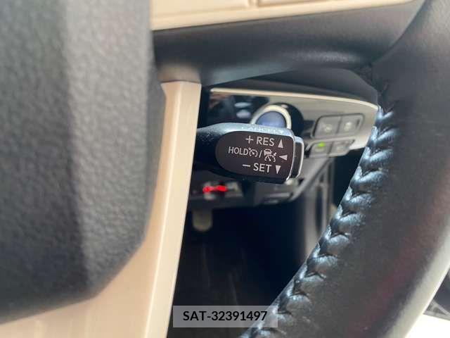 Toyota PRIUS 2017-11 283096-9