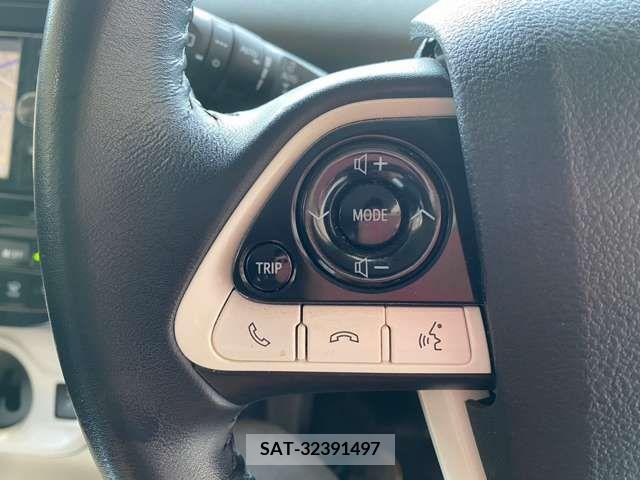 Toyota PRIUS 2017-11 283096-11