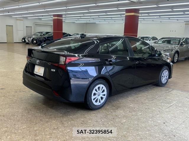 Toyota PRIUS 2022-02 283098-4