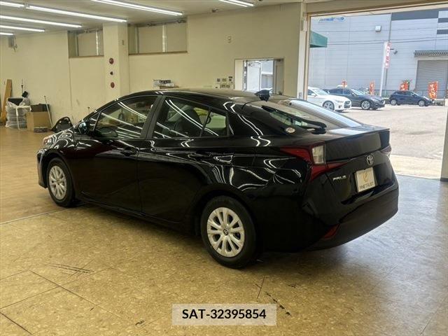 Toyota PRIUS 2022-02 283098-6