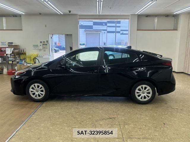 Toyota PRIUS 2022-02 283098-7