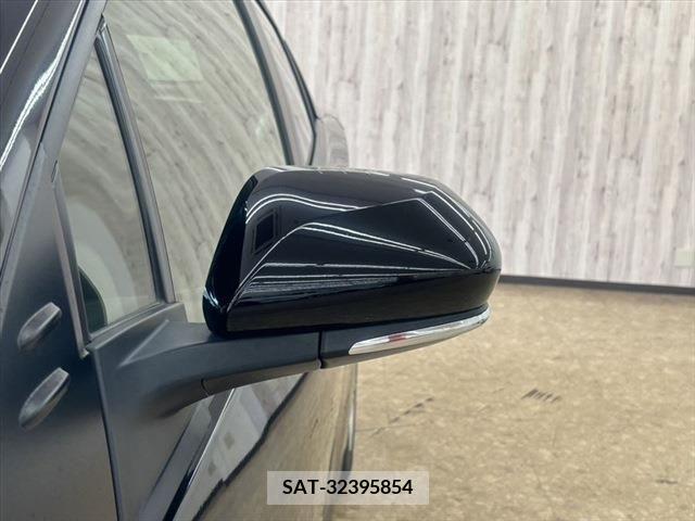Toyota PRIUS 2022-02 283098-10
