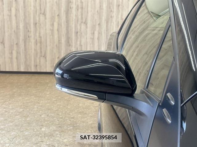 Toyota PRIUS 2022-02 283098-11