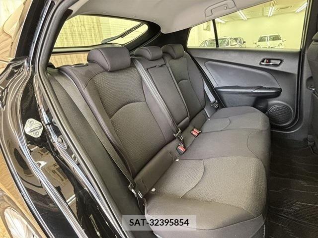 Toyota PRIUS 2022-02 283098-18