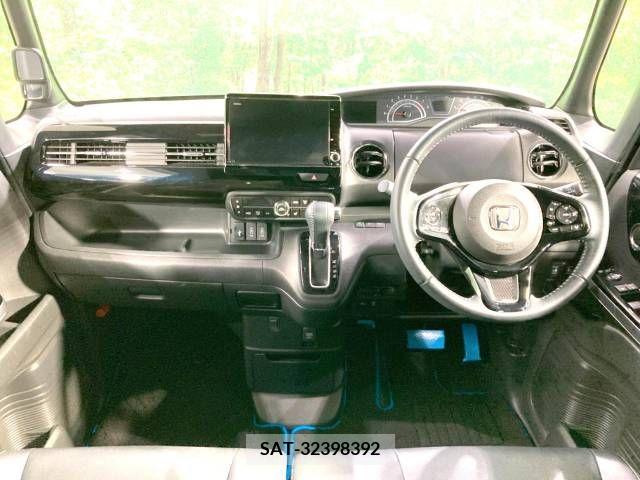 Honda N BOX CUSTOM 2021-02 278912-1