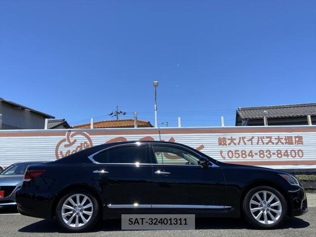 Lexus LS 2015-06 275468-3