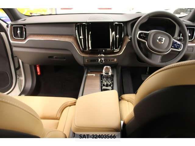 Volvo XC60 2023-05 288811-2
