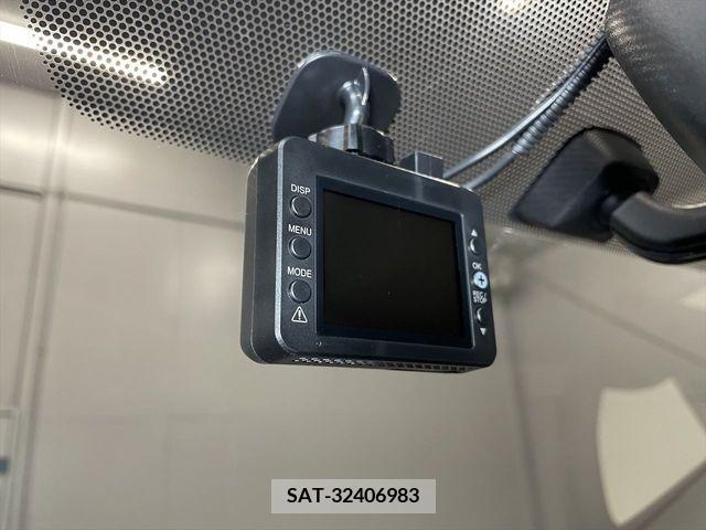 Toyota VOXY 2015-01 288875-12