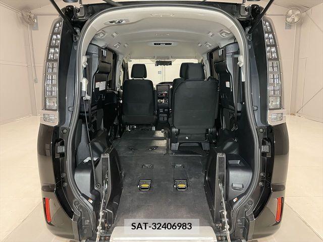 Toyota VOXY 2015-01 288875-4