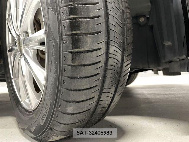 Toyota VOXY 2015-01 288875-17