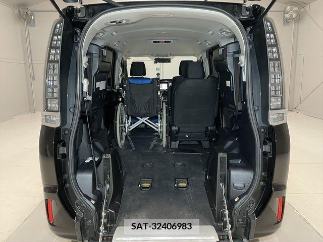 Toyota VOXY 2015-01 288875-5