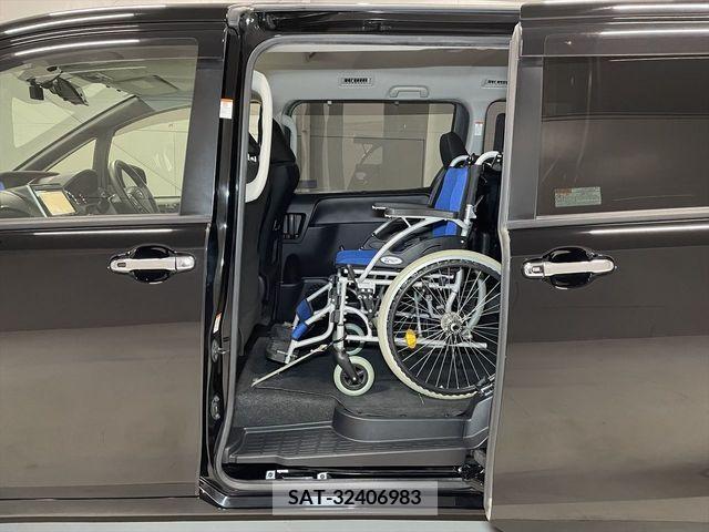 Toyota VOXY 2015-01 288875-6