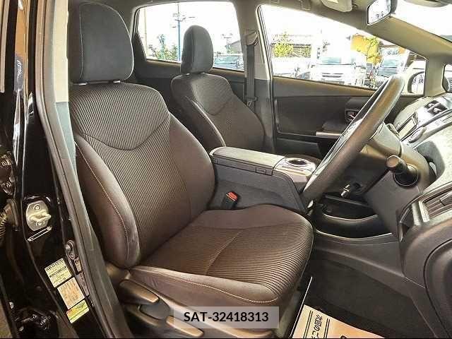Toyota PRIUS ALPHA 2020-04 216934-7