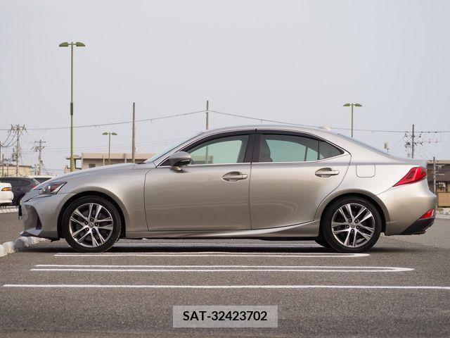Lexus IS 2016-12 204056-8