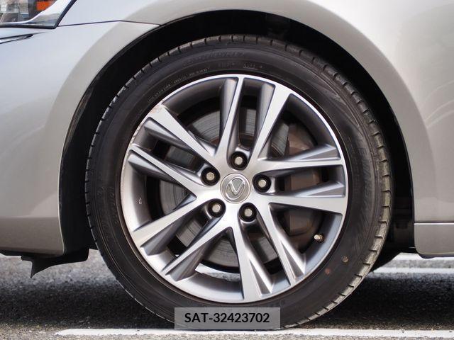 Lexus IS 2016-12 204056-9