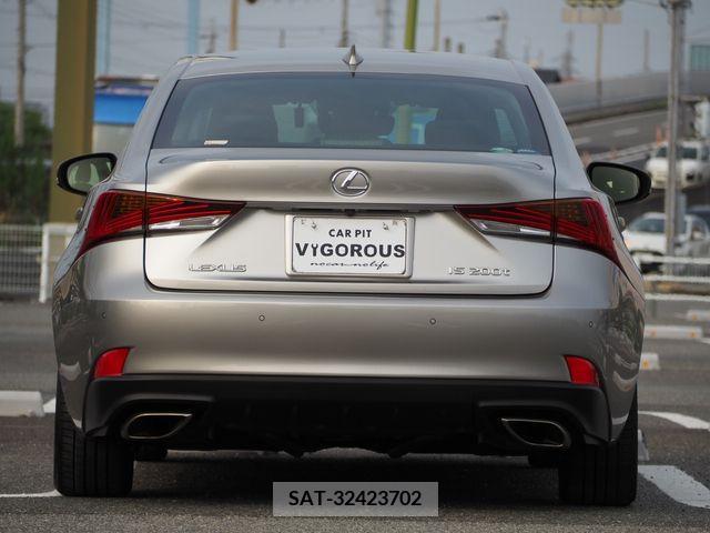 Lexus IS 2016-12 204056-11