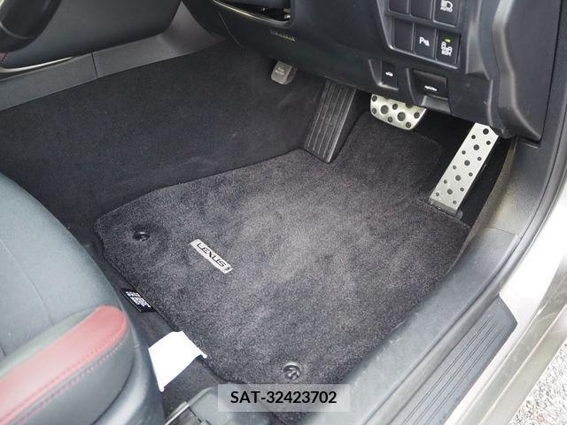 Lexus IS 2016-12 204056-21
