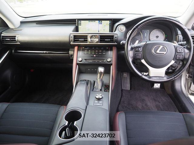 Lexus IS 2016-12 204056-13