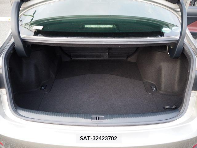 Lexus IS 2016-12 204056-24