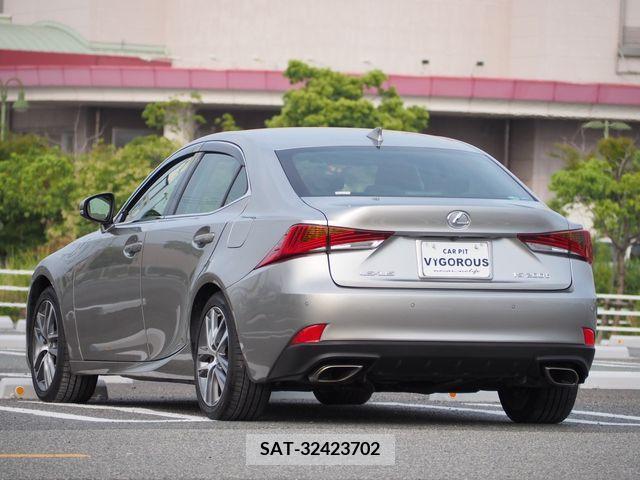 Lexus IS 2016-12 204056-2