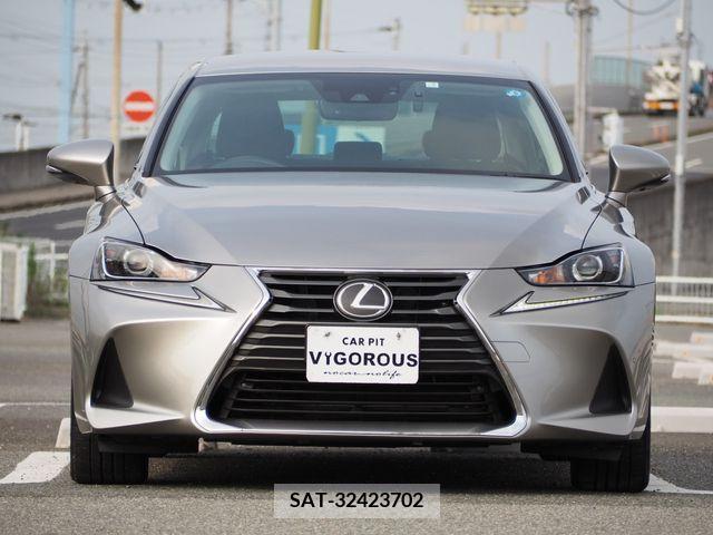 Lexus IS 2016-12 204056-3