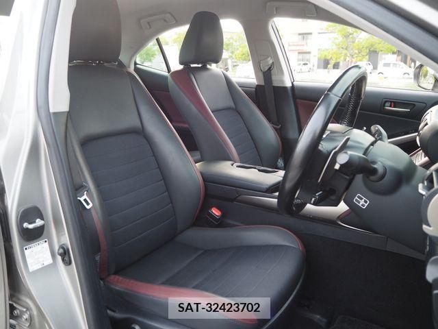 Lexus IS 2016-12 204056-17