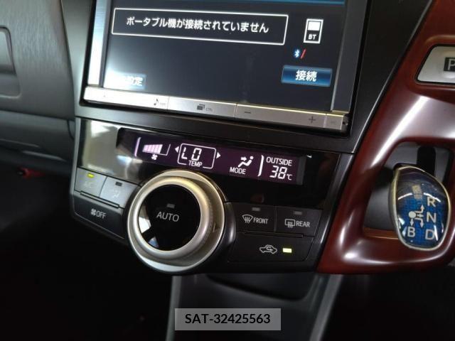 Toyota PRIUS ALPHA 2013-01 352444-15