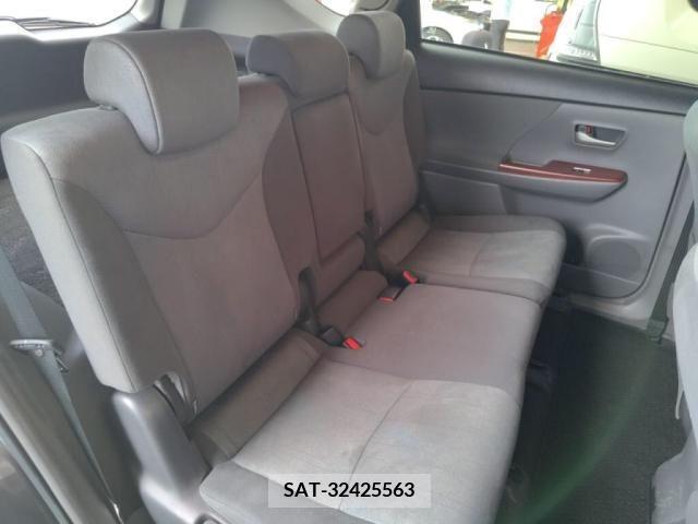 Toyota PRIUS ALPHA 2013-01 352444-21